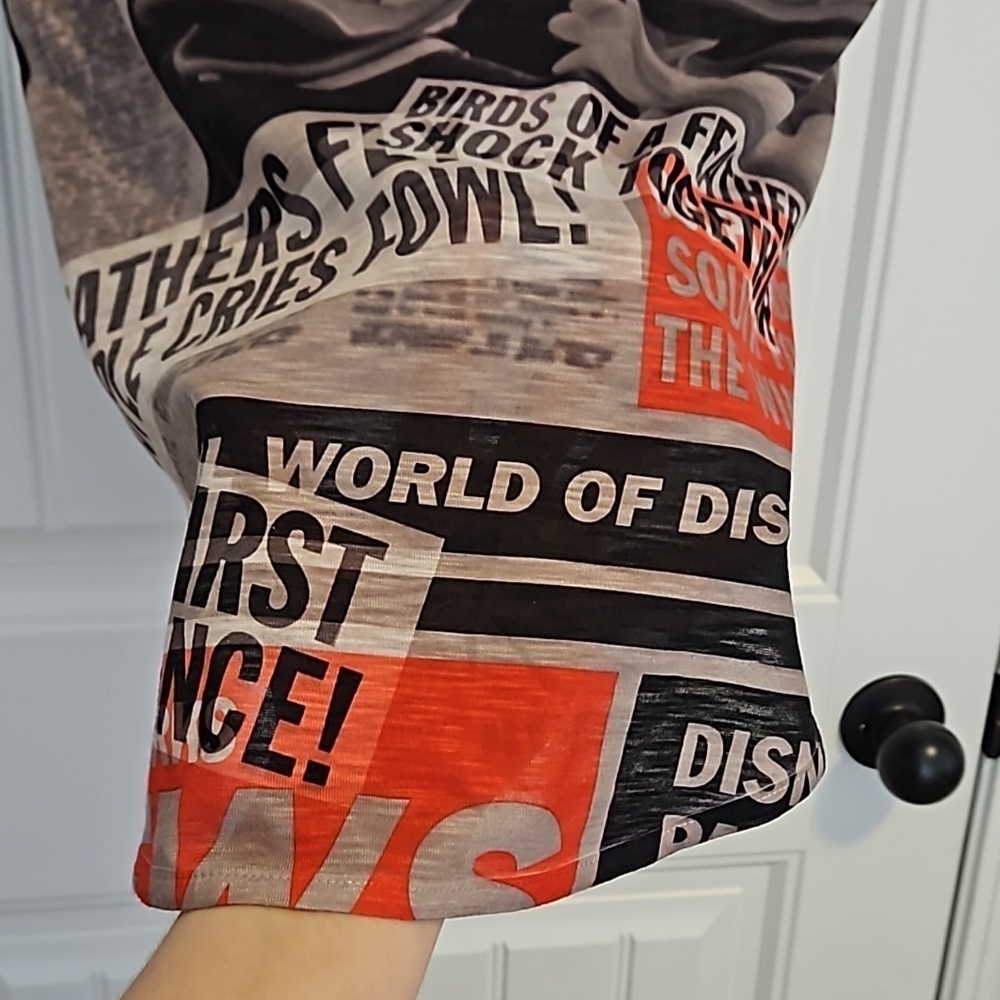 Women's Disney Park Newspaper T-Shirt  Size Small - Picture 4 of 6